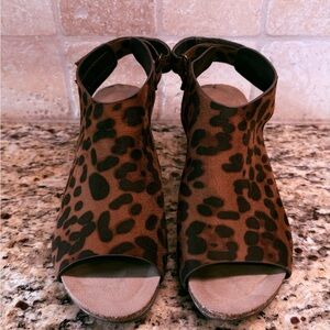 Pierre Dumas Brown Leopard Wedge Sandals, size 6 1/2.
